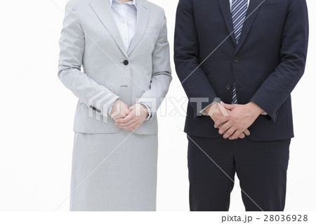 日本人夫婦とトイプードル 28036928