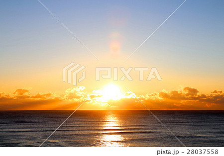 日立市の久慈浜海岸からの朝日 茨城県日立市の写真素材 28037558 Pixta