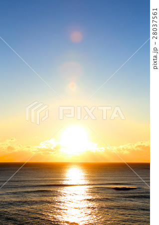 日立市の久慈浜海岸からの朝日 日立市の久慈浜海岸からの朝日 28037561