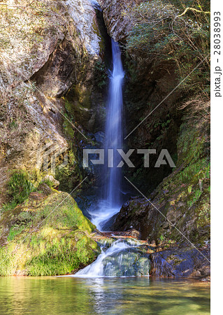 虹の滝 -雌滝- 28038993