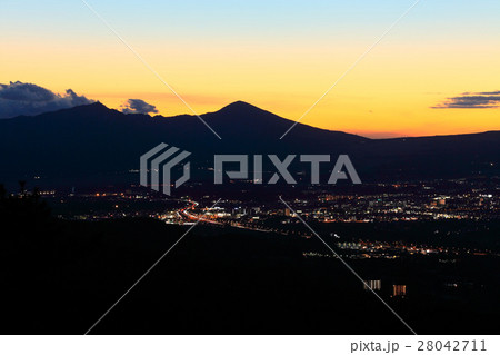 夕暮れの愛鷹山 28042711