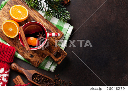 Christmas mulled wine and ingredients 28048279