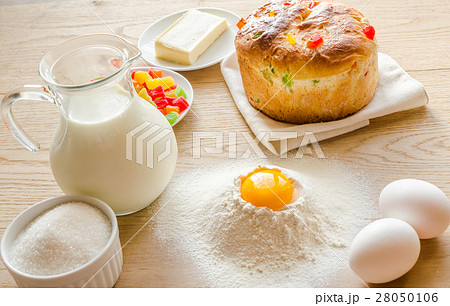 Basic ingredients for sweet bread (panettone) 28050106