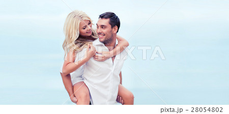 couple at seaside 28054802