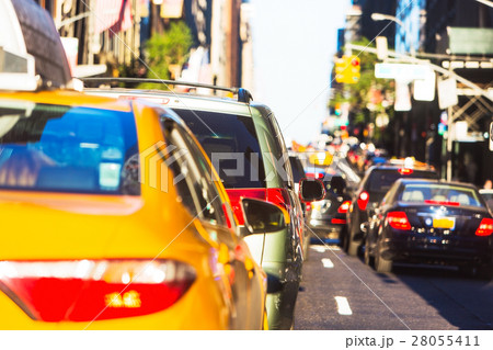 USA, New York, Car traffic in big city 28055411