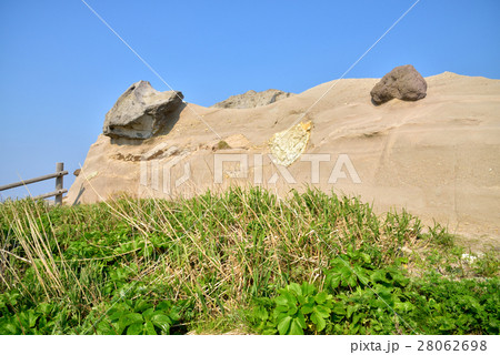 北海道　神威岬の露頭した地層 28062698