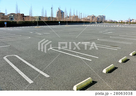 広い駐車場 28063038