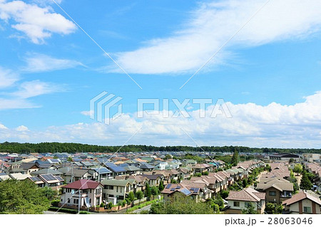 青空の高級住宅街 28063046