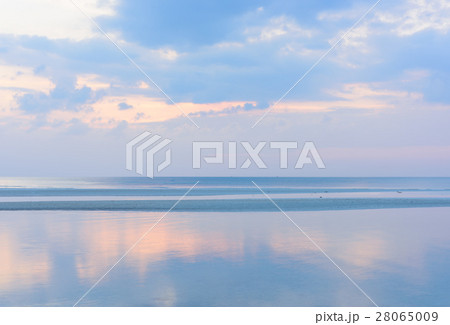 Seascape sunset 28065009