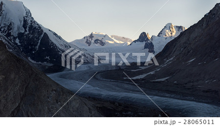 Sunset at Drang-Drung Glacier,India 28065011