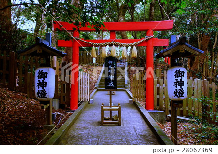 伊豆 白濱神社 御本殿 ・ 鳥居 ( 伊古奈比咩命神社 ) 静岡県 下田市 白浜 伊豆 白濱神社 御本殿 ・ 鳥居 ( 伊古奈比咩命神社 ) 静岡県 下田市 白浜 28067369