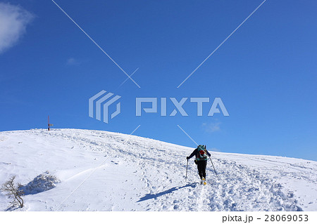 滋賀県の武奈ヶ岳で登山 28069053