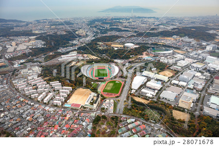 郊外の団地とスタジアム 郊外の団地とスタジアム 28071678