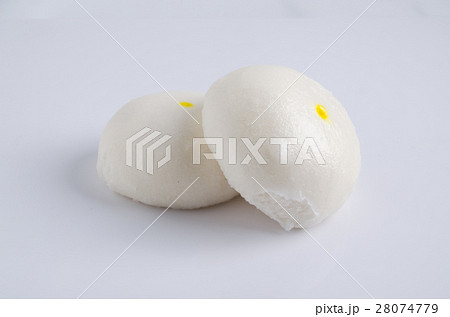 Salapao steamed Chinese bun isolated  Salapao steamed Chinese bun isolated  28074779