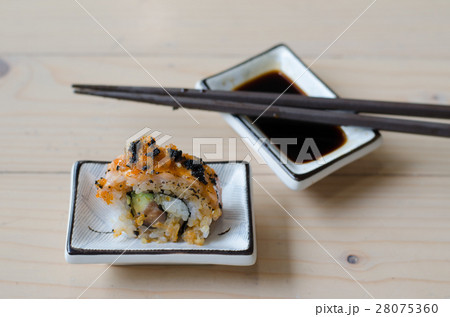 Maki Sushi 28075360