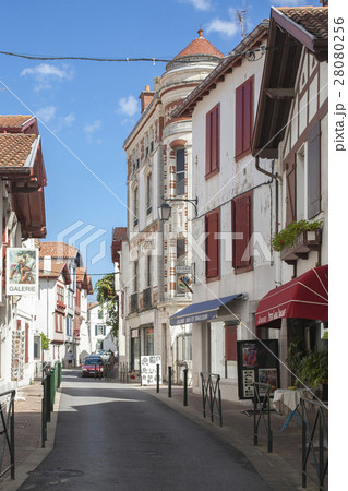 サン・ジャン・ド・リュズの街並み 28080256