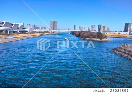 豊洲水産卸売場と運河 28085391