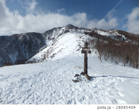小丸山から赤薙山を臨む 28085409