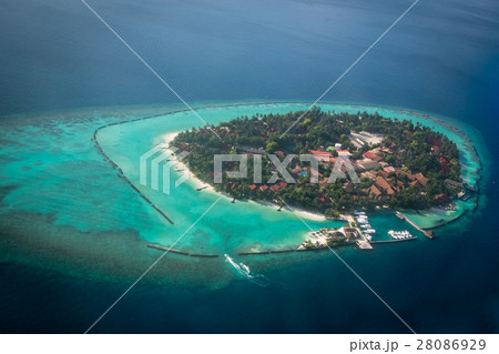 Tropical islands and atolls in Maldives 28086929