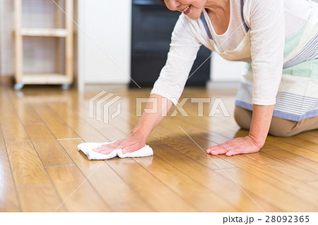 床掃除 主婦 ハウスクリーニング 28092365