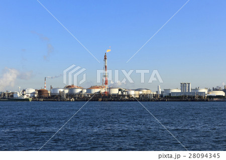 秋晴れの京浜運河 28094345