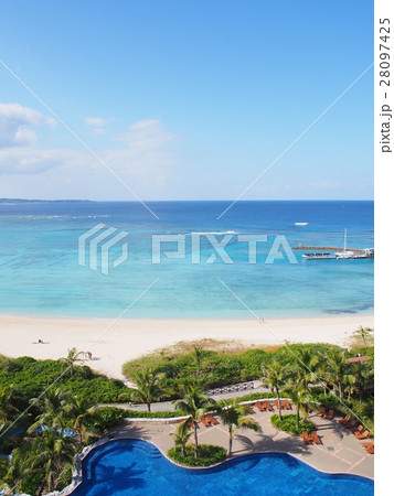 沖縄のリゾートホテル 28097425