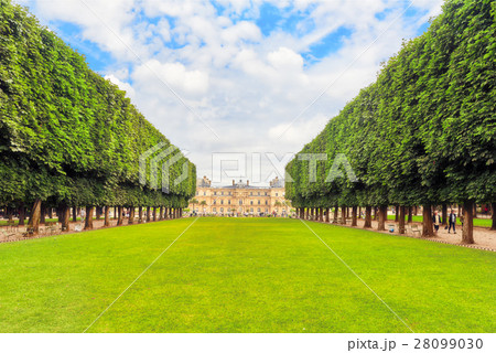 Luxembourg Palace and park in Paris Luxembourg Palace and park in Paris 28099030