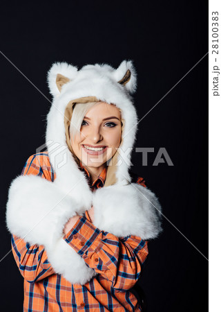 beautiful sexy girl wearing white fur hat 28100383