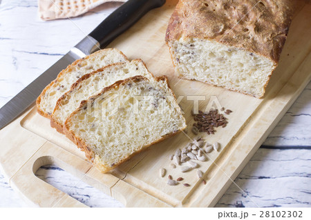Wheat homemade fresh bread with seeds 28102302