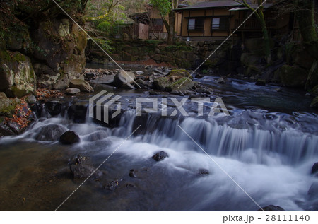 熊本県南小国町の滝 秘境七滝の下流の流れと温泉宿 熊本県南小国町の滝 秘境七滝の下流の流れと温泉宿 28111140