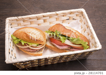かごの中のパストラミサンド 28114701