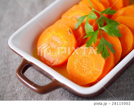 ニンジンのオレンジ煮 (横位置アップ) ニンジンのオレンジ煮 (横位置アップ) 28115002