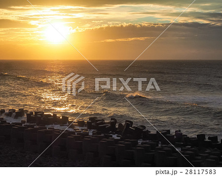 夕日 夕焼け 夕暮れ 28117583