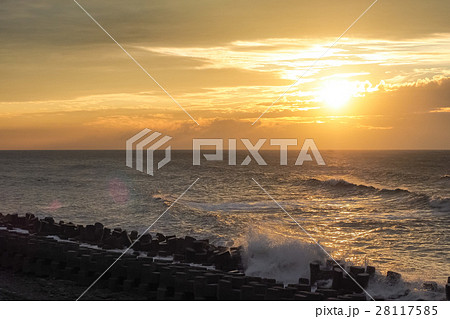 夕日 夕焼け 夕暮れ 28117585