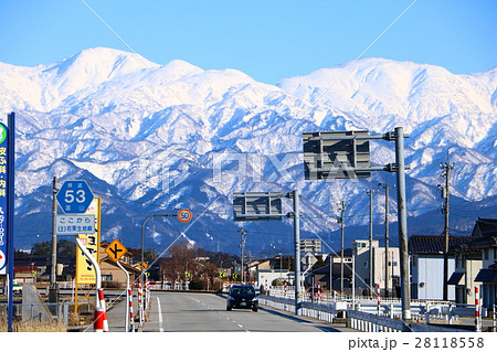 快晴に顔を出す立山 快晴に顔を出す立山 28118558