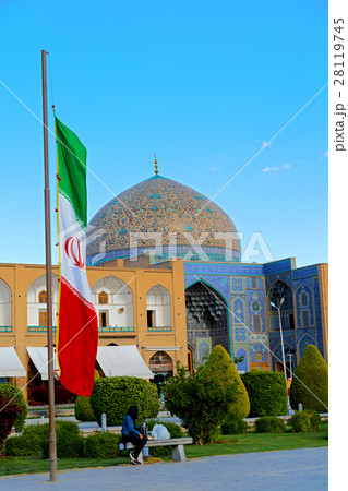 in iran old square mosque 28119745