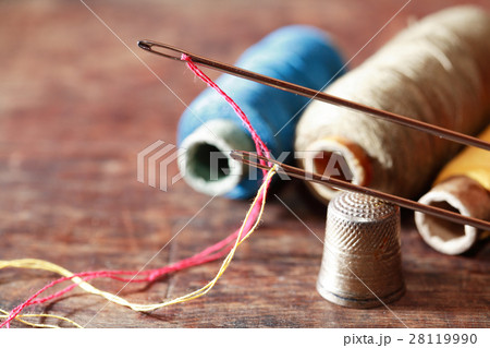 Sewing Set On Wood 28119990