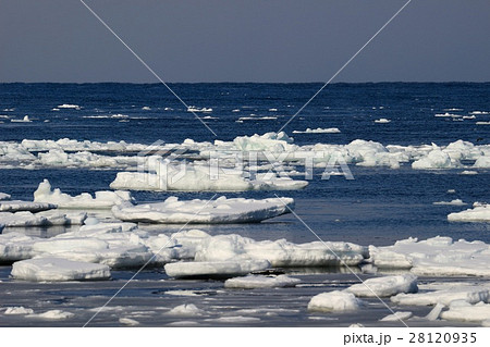 宗谷岬から見る流氷。 28120935