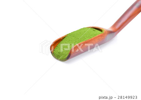 Green tea powder in a wooden spoon 28149923