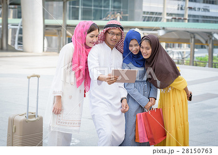 arabia group talking about shopping today 28150763