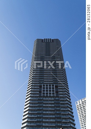 建物　高層タワーマンション　イメージ　青空　新築　デザイナーズマンション　タワーマンション 28152065