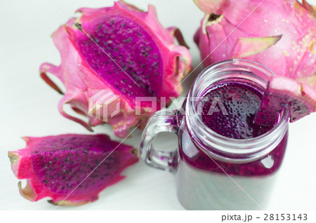 red dragon fruit juice and fresh dragon fruit 28153143