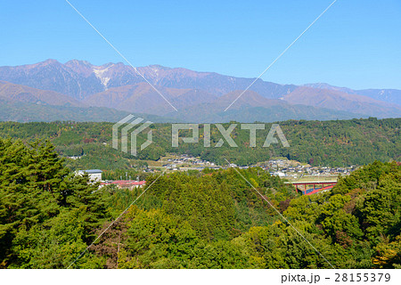 長野 秋の中央アルプスと伊那盆地の町並み 長野 秋の中央アルプスと伊那盆地の町並み 28155379