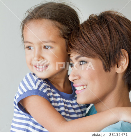 happy family with smiling daughter and mother 28155471