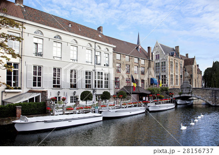 Bruges canal, Belgium 28156737