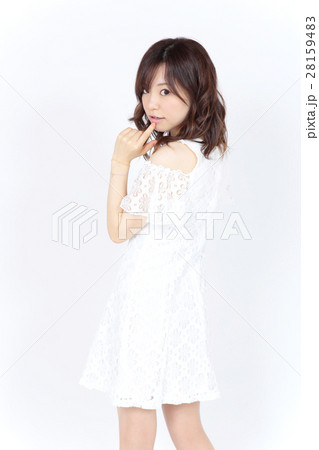 若い女性　ファッション ポートレート 28159483