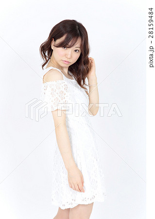 若い女性　ファッション ポートレート 28159484