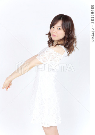 若い女性　ファッション ポートレート 28159489