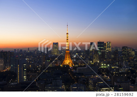 東京タワー マジックアワー 黄昏 夕焼け ライトアップ 大都会の町並み