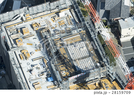 建築　超高層ビル建設現場　俯瞰　工事　現場　ハイアングル　耐震性　構造　クレーン　東京都心 28159709